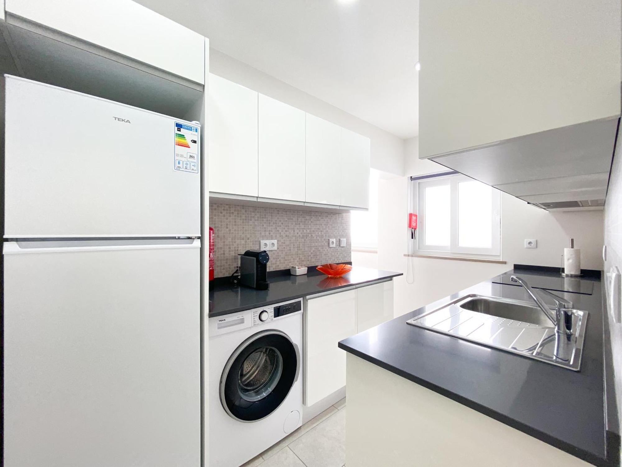Modern In The Heart Of #1942 * Lagos