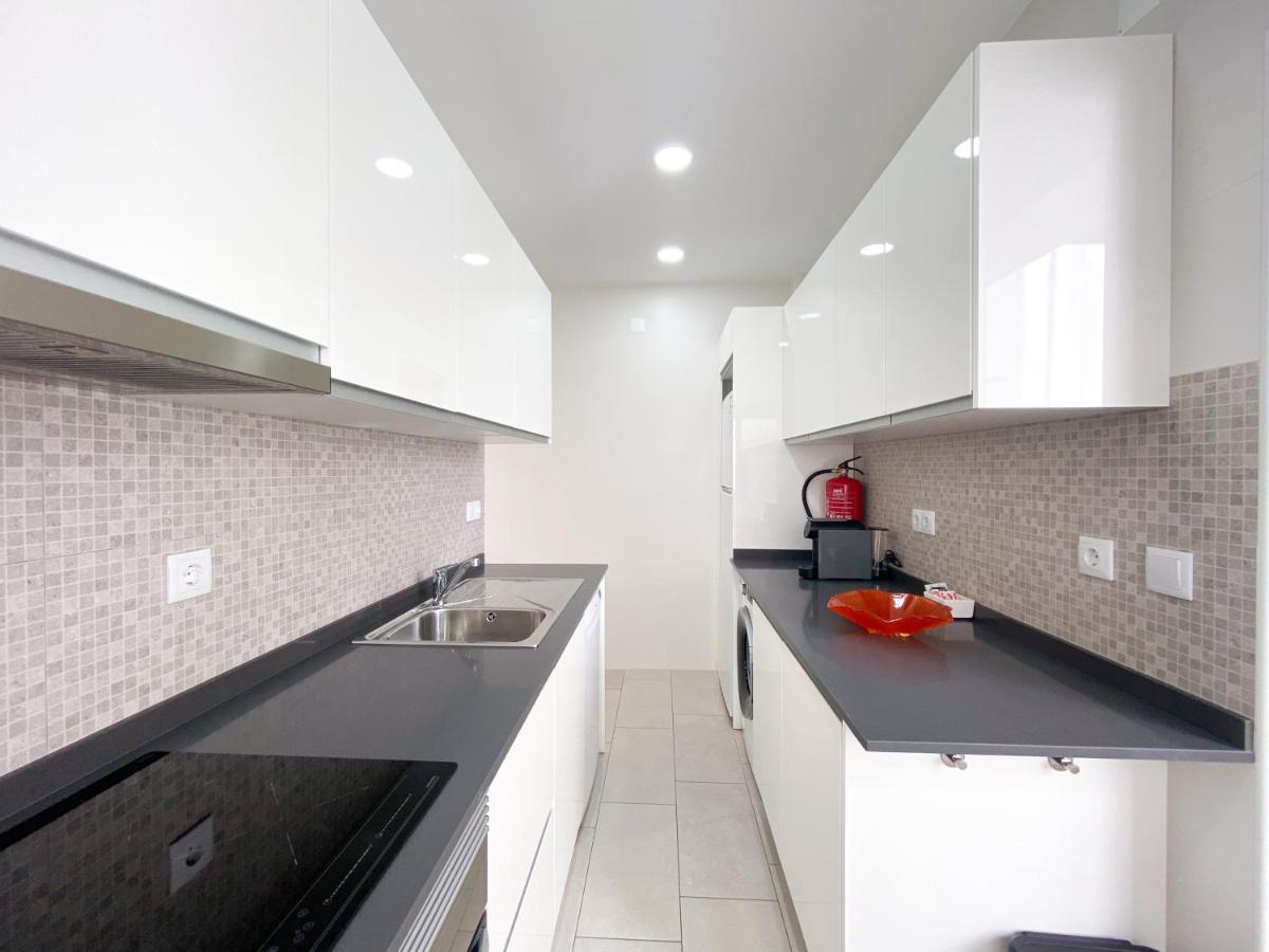 Modern In The Heart Of #1942 *